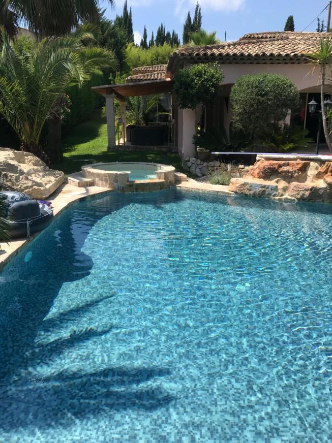 Luxueuse Villa Piscine Et Jacuzzi Saint-Paul-de-Vence Exterior photo